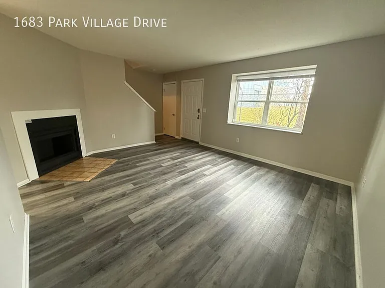 1683 Park Village Dr — Photo 32