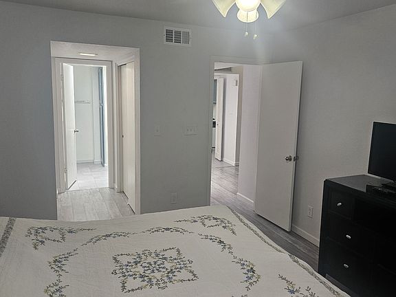 5th image of 8330 N 21st Dr Unit 207