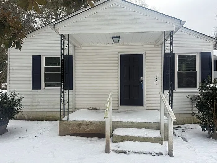1409 John Ave — Photo 1