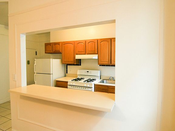 4th image of 45-45 46th St #4F