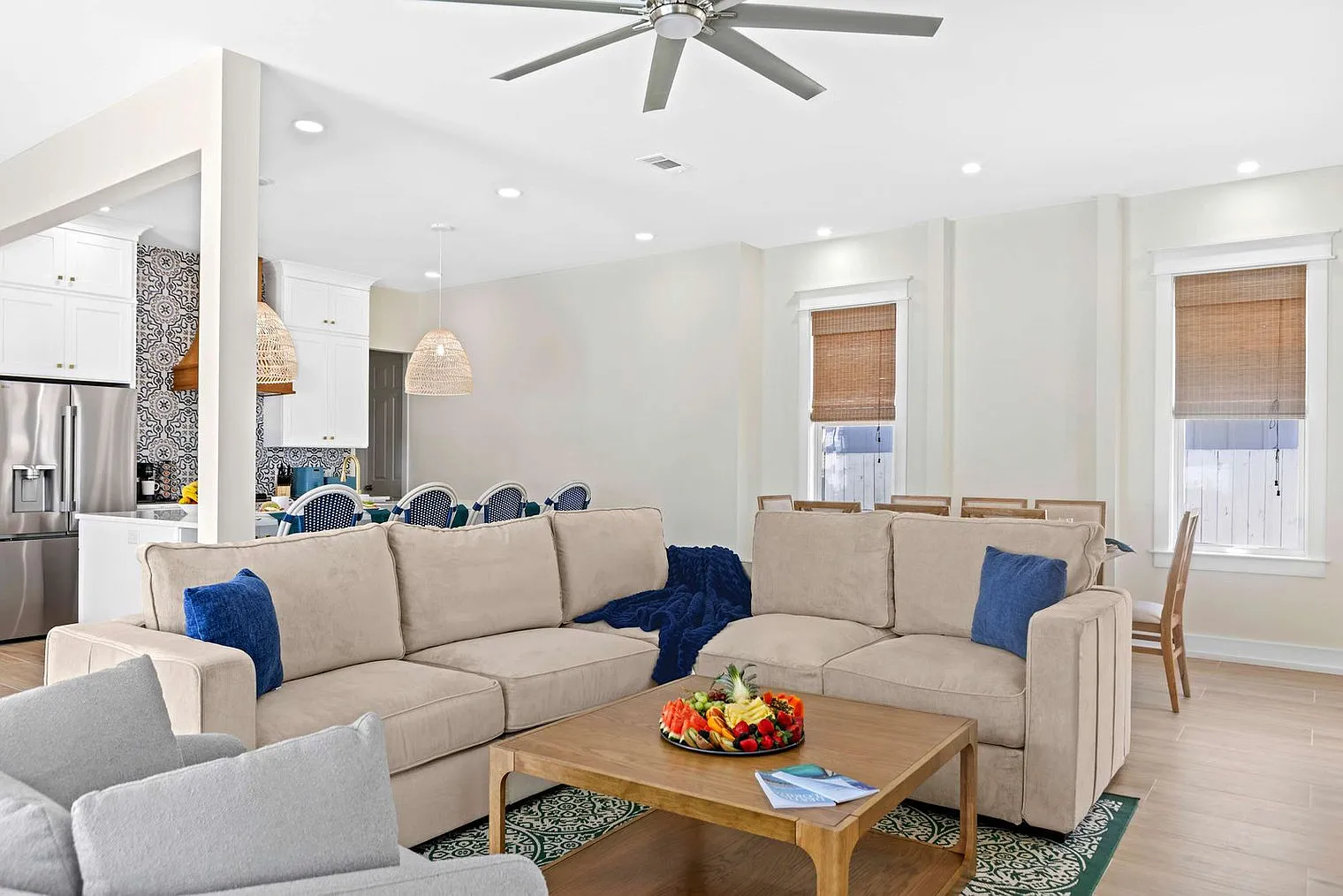 5 bed, 3.0 bath, 2755 sqft, $7,386 — Photo 4