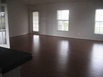 5th image of 4414 NW 32nd St