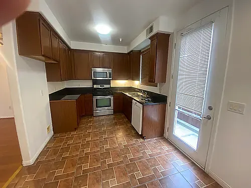 9635 Woodman Ave #2 — Photo 4
