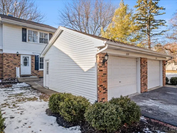 2019 Pepper Valley Dr, Geneva, IL 60134