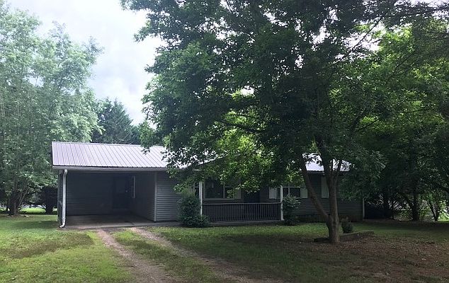 1st image of 155 Leslie Dr