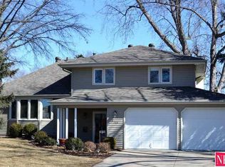 721 Tara Rd, Papillion, NE 68046