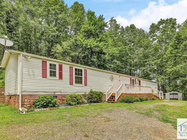 135 Mill House Rd, Stuart, VA 24171