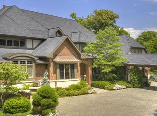 19 E Hanna Ln, Bratenahl, OH
