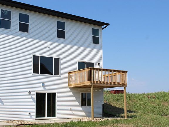 2nd image of 1107 Kaiser St
