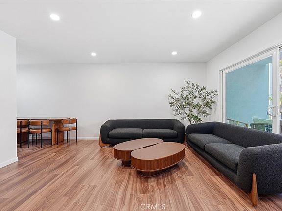 3rd image of 14414 Addison St Unit 17