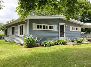 7 Chadwick Pl, Niantic, CT 06357