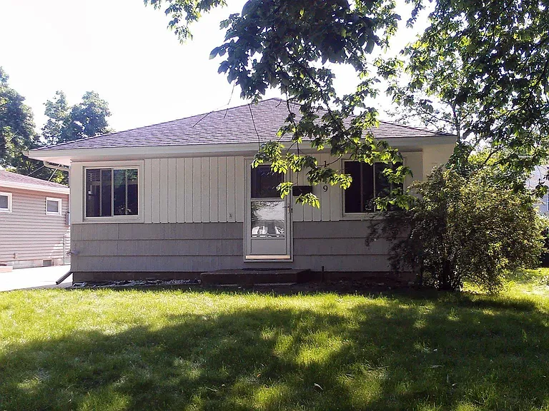 1449 Kentucky Ave S — Photo 13