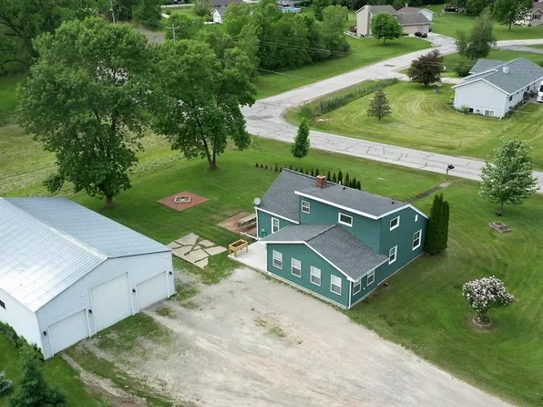 1905 Siesta Ln, Green Bay, WI 54313