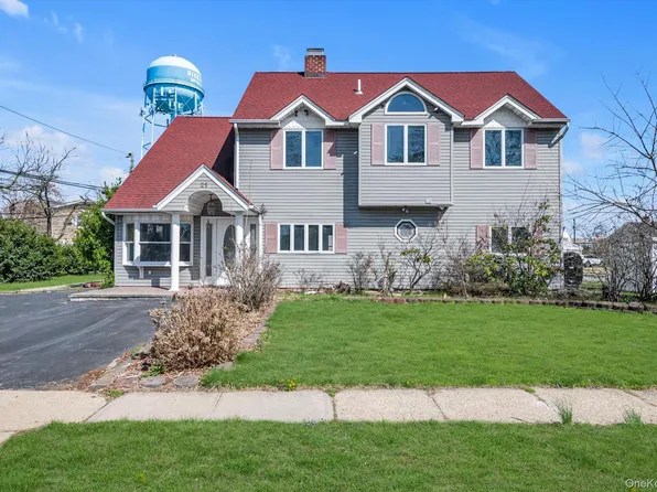 21 Bird Lane, Hicksville, NY 11801