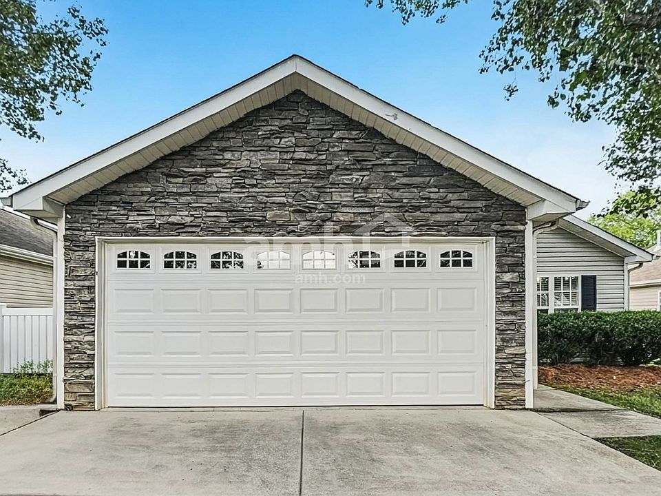 1st image of 124 Tudor Downs Rd