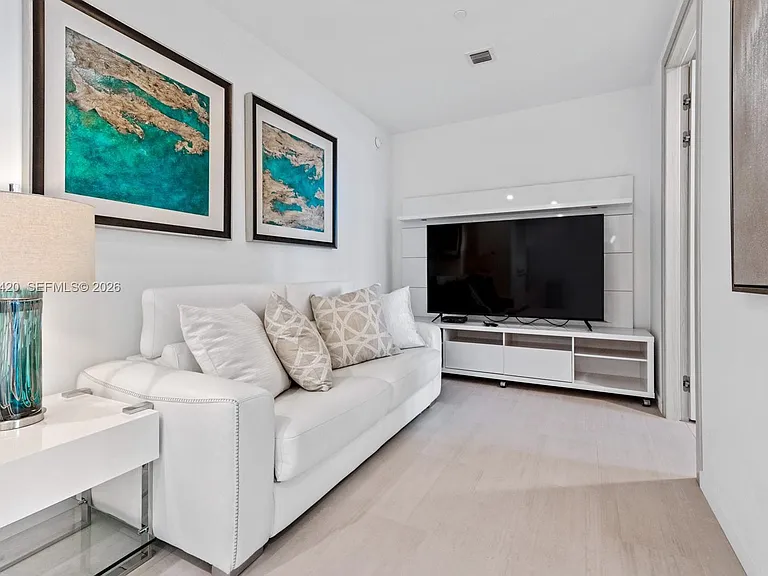 1000 Brickell Plz #Penthouse 6006 — Photo 9
