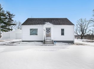 307 Greenlawn Ave, Galien, MI 49113