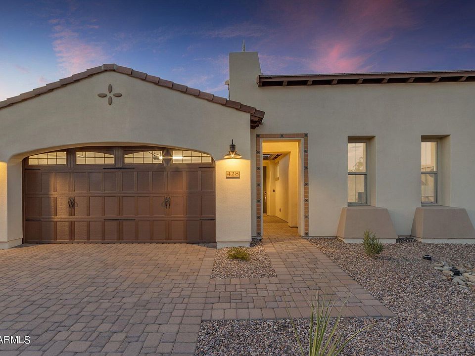 1st image of 428 E VETERANS Way