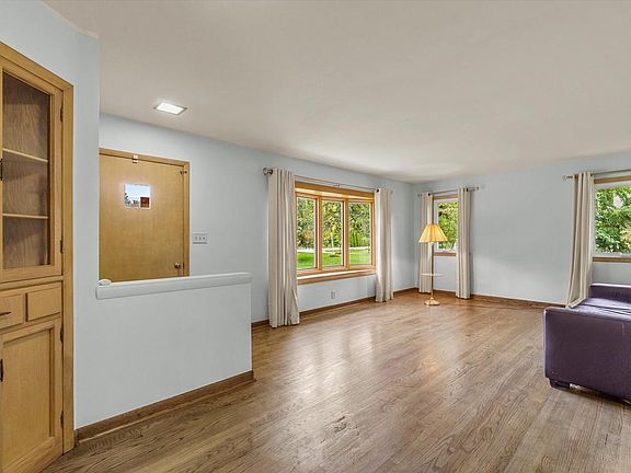3rd image of 10205 W Grange AVENUE