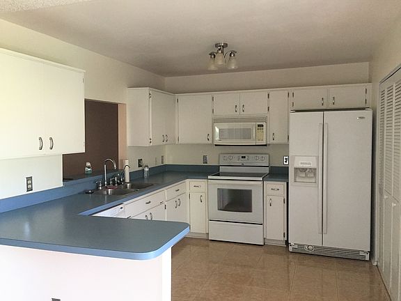 4th image of 2320 Tallyho Ln