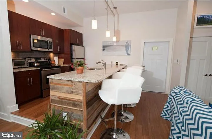 551 N Lawrence St #1 — Photo 1