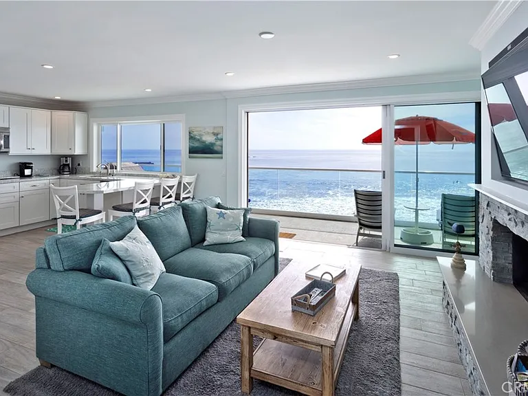 1249 Ocean Front #D — Photo 4