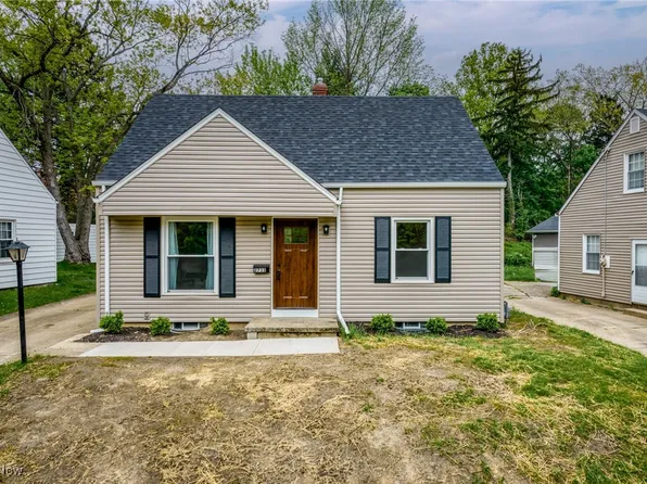 2735 Valley Rd, Cuyahoga Falls, OH 44223