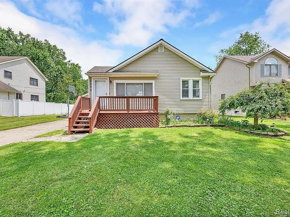 3296 Troy Dr