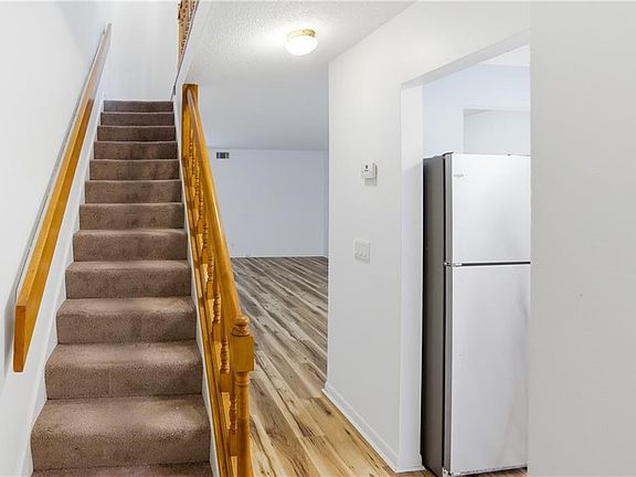 2nd image of 1000 Mallery Street Ext #B8