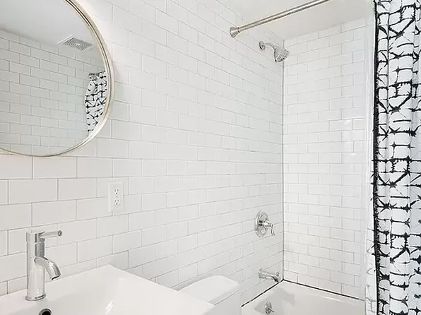 80 Conselyea Street image 6 of 8