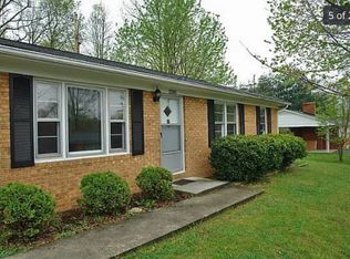 2285 Giles Dr SE, Christiansburg, VA 24073