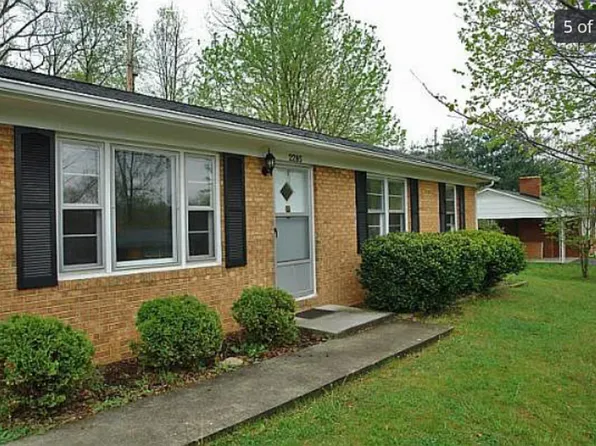 2285 Giles Dr SE, Christiansburg, VA 24073