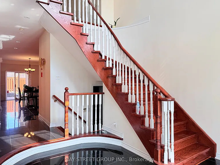 9 Saint Clare Blvd — Photo 6