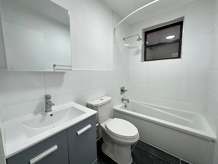 337-39 Randolph Ave #4 — Photo 7