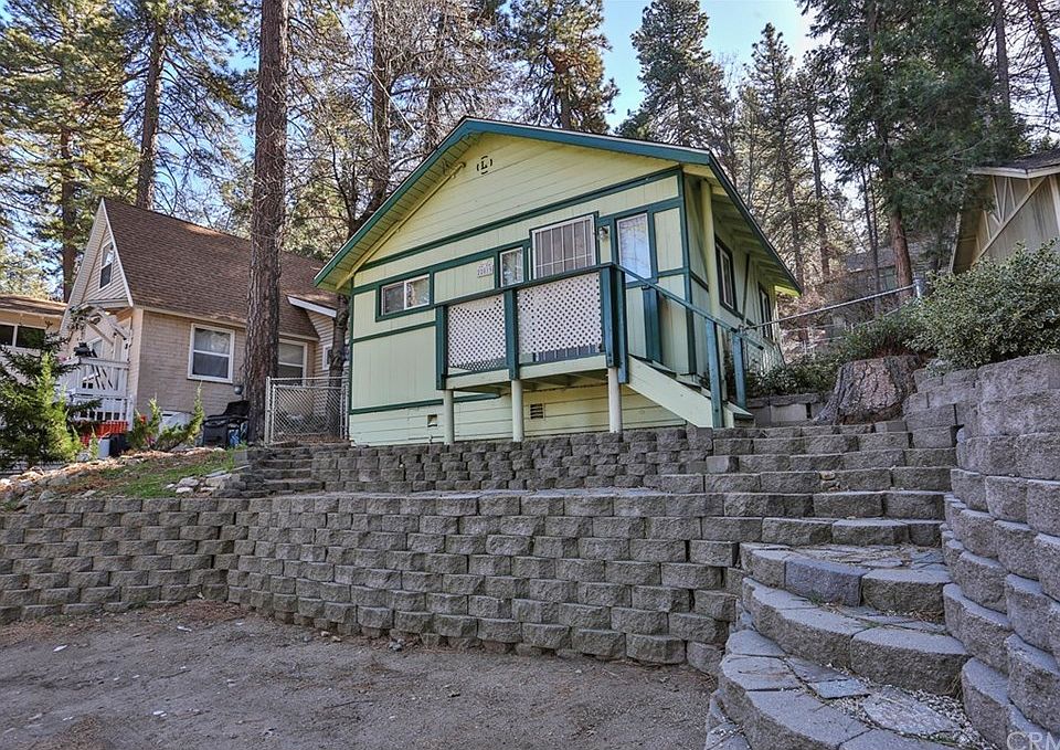 1st image of 22819 Waters Dr
