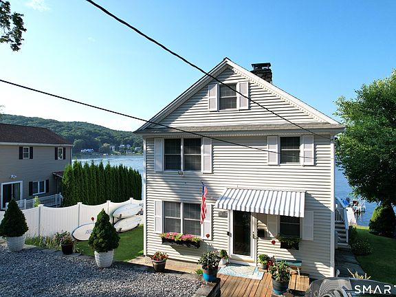 2nd image of 204 East Wakefield Boulevard