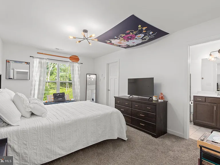 15 Grove Ln — Photo 34