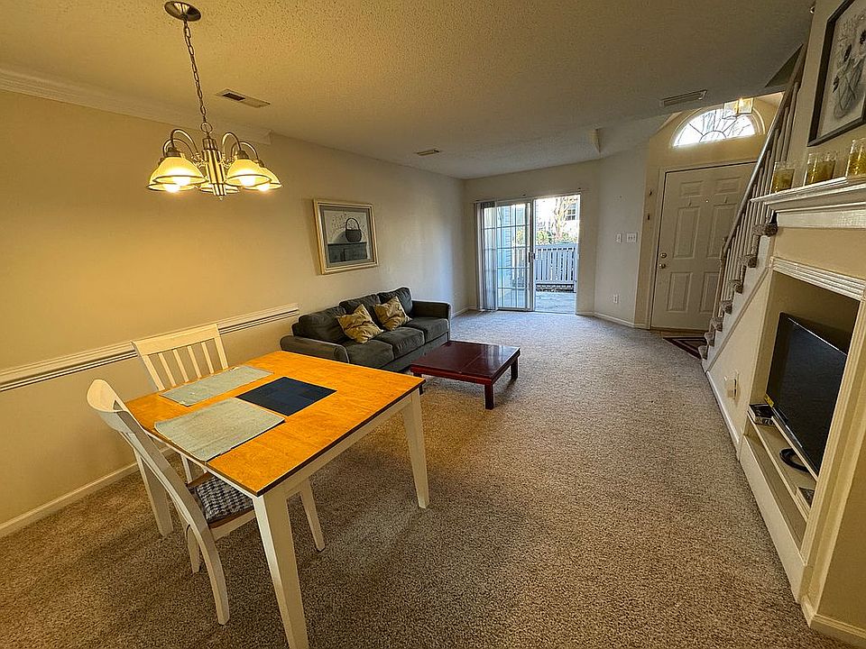1st image of 909 Queens Way