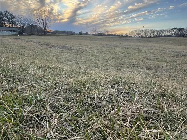 142 Esto Heights Rd, Russell Springs, KY 42642