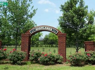 201 Highland Park Dr, Bonaire, GA 31005