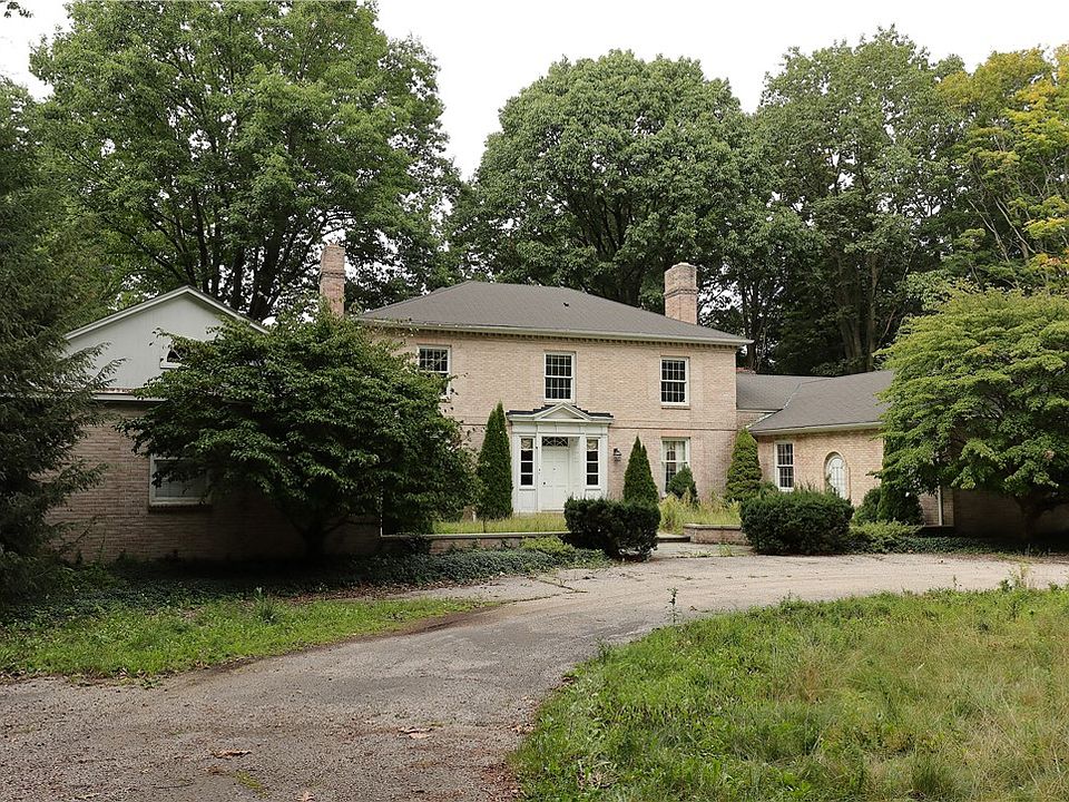 2nd image of 4866 Wolf Rd