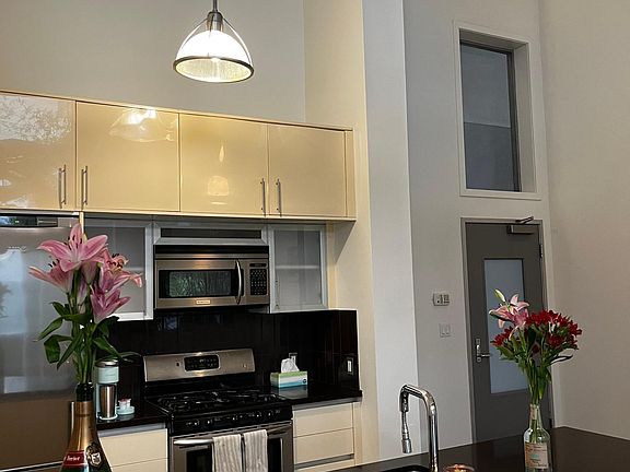 5th image of 1700 Sawtelle Blvd APT 108