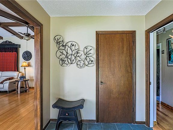 4th image of 1204 W Crooked Lake Pl