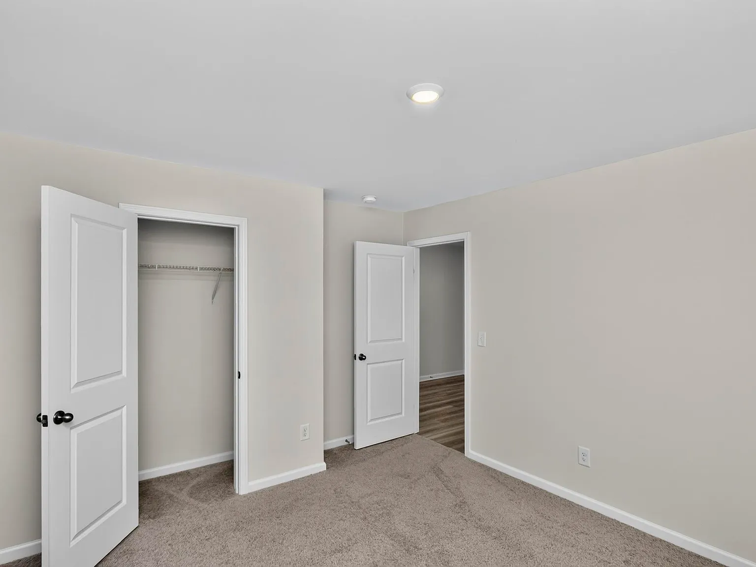 3 bed, 2.5 bath, 1450 sqft, $2,200 — Photo 4