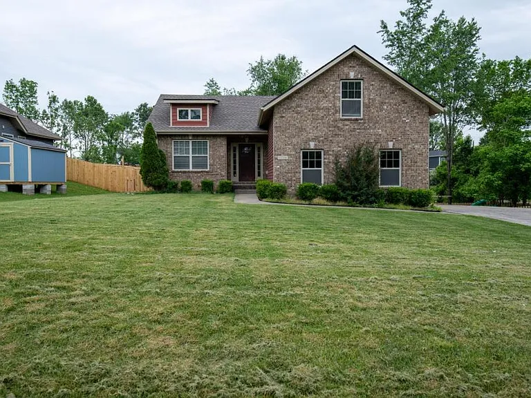 1126 Garrettsburg Rd — Photo 1
