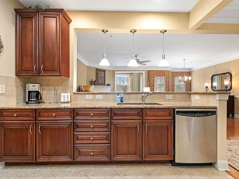 10400 Rosegate Ct #201 — Photo 13
