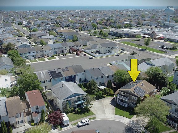 2nd image of 413-415 Berkshire Dr