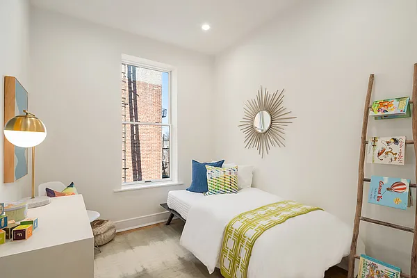 Sold by Douglas Elliman | media 22