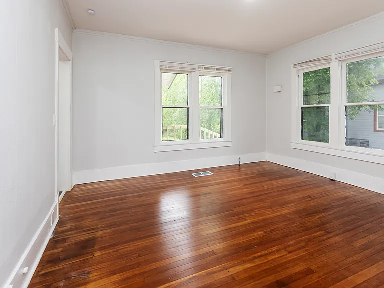 1025 W Walker St — Photo 30
