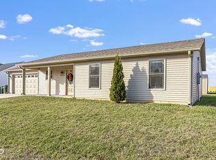 921 S Creek Dr E, Greensburg, IN 47240